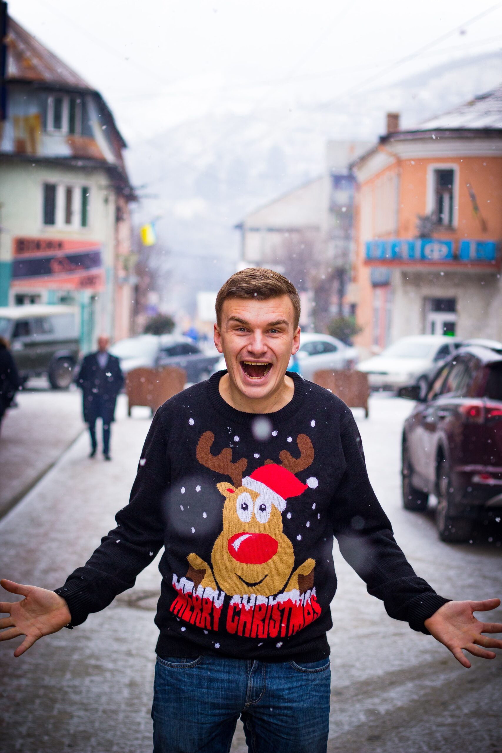 man in xmas jumper